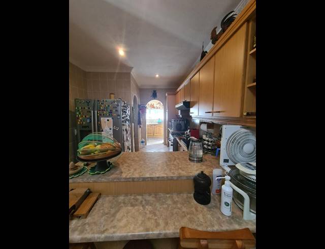 4 BEDROOM TOWNHOUSE FOR SALE IN SHELLY BEACH